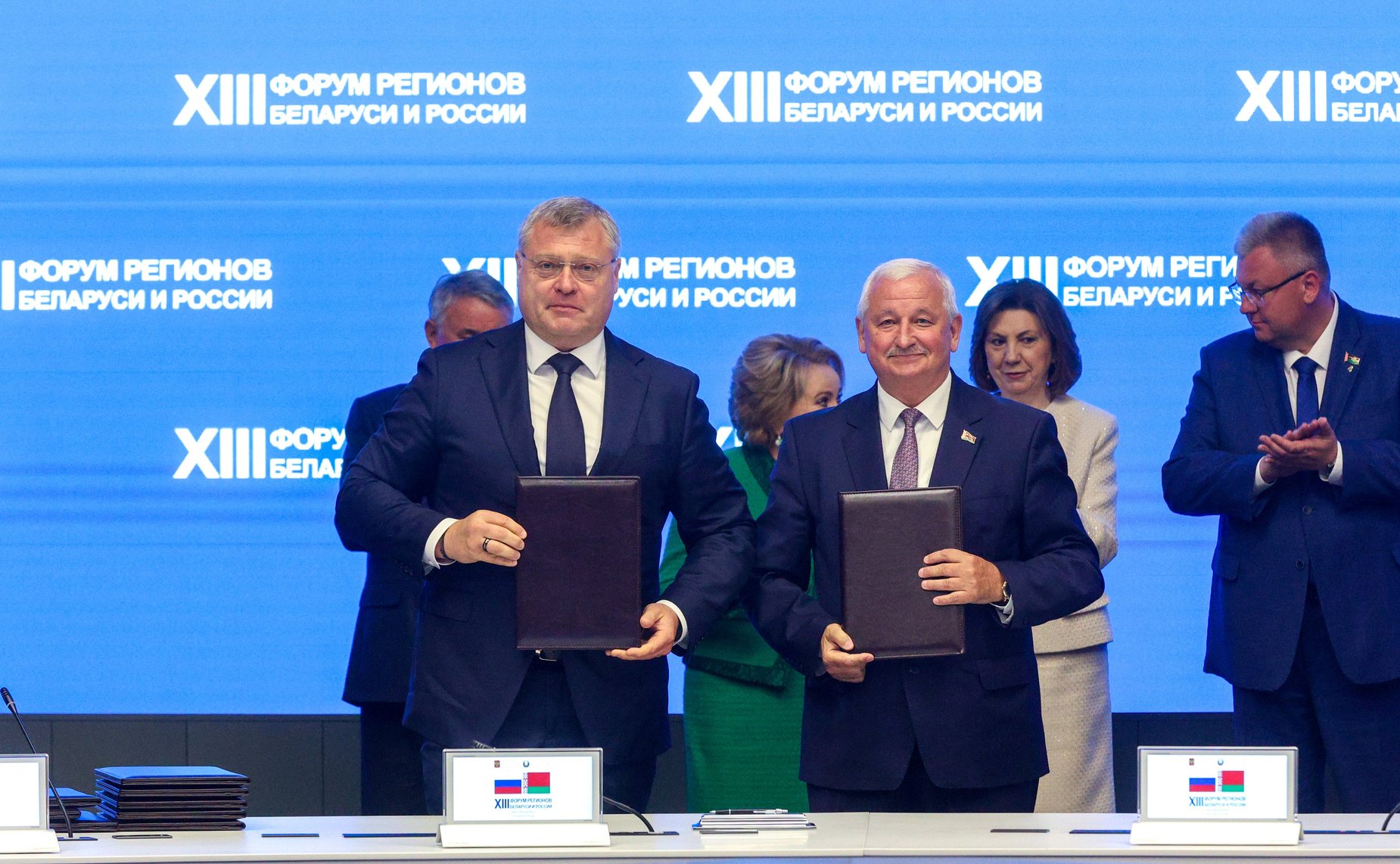 Церемония подписания документов о сотрудничестве