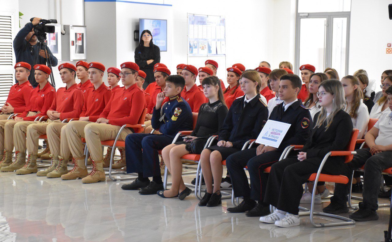 Екатерина Алтабаева наградила победителей творческого конкурса «История Севастополя в лицах»