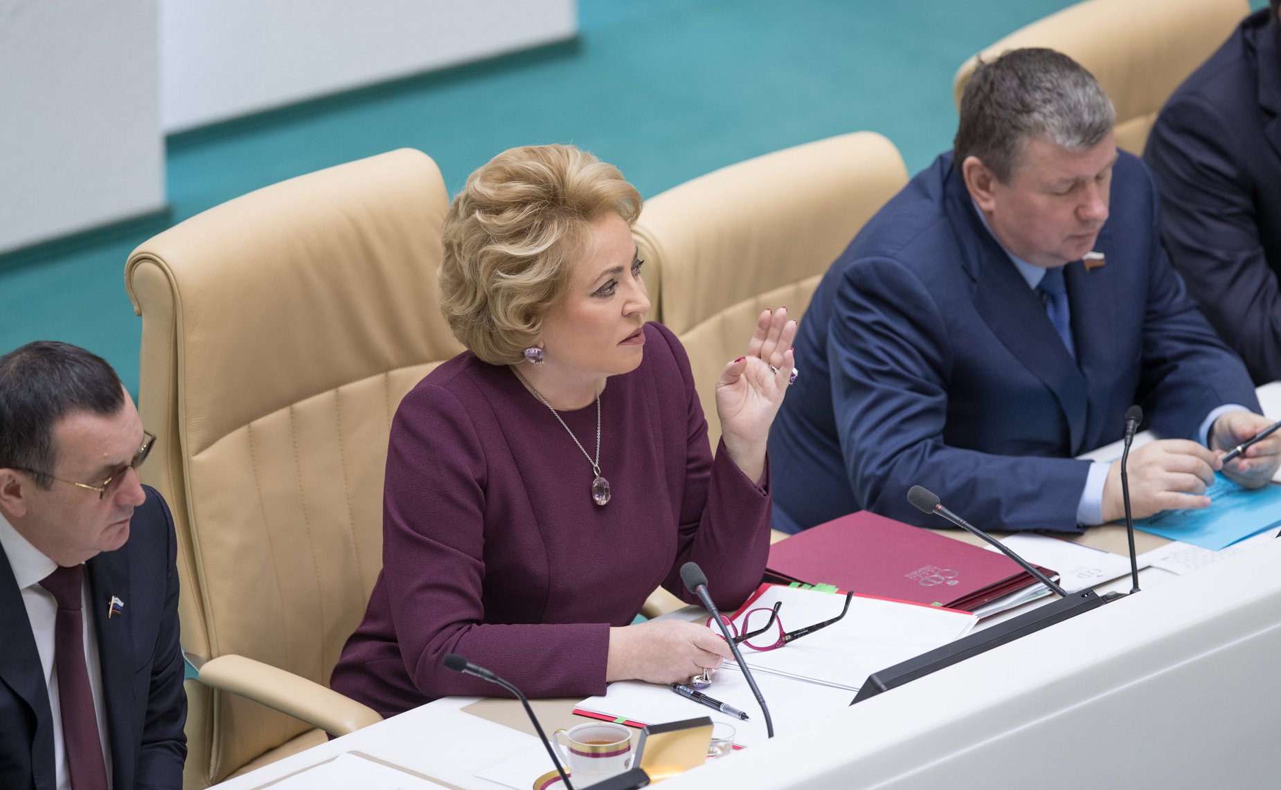 В. Матвиенко