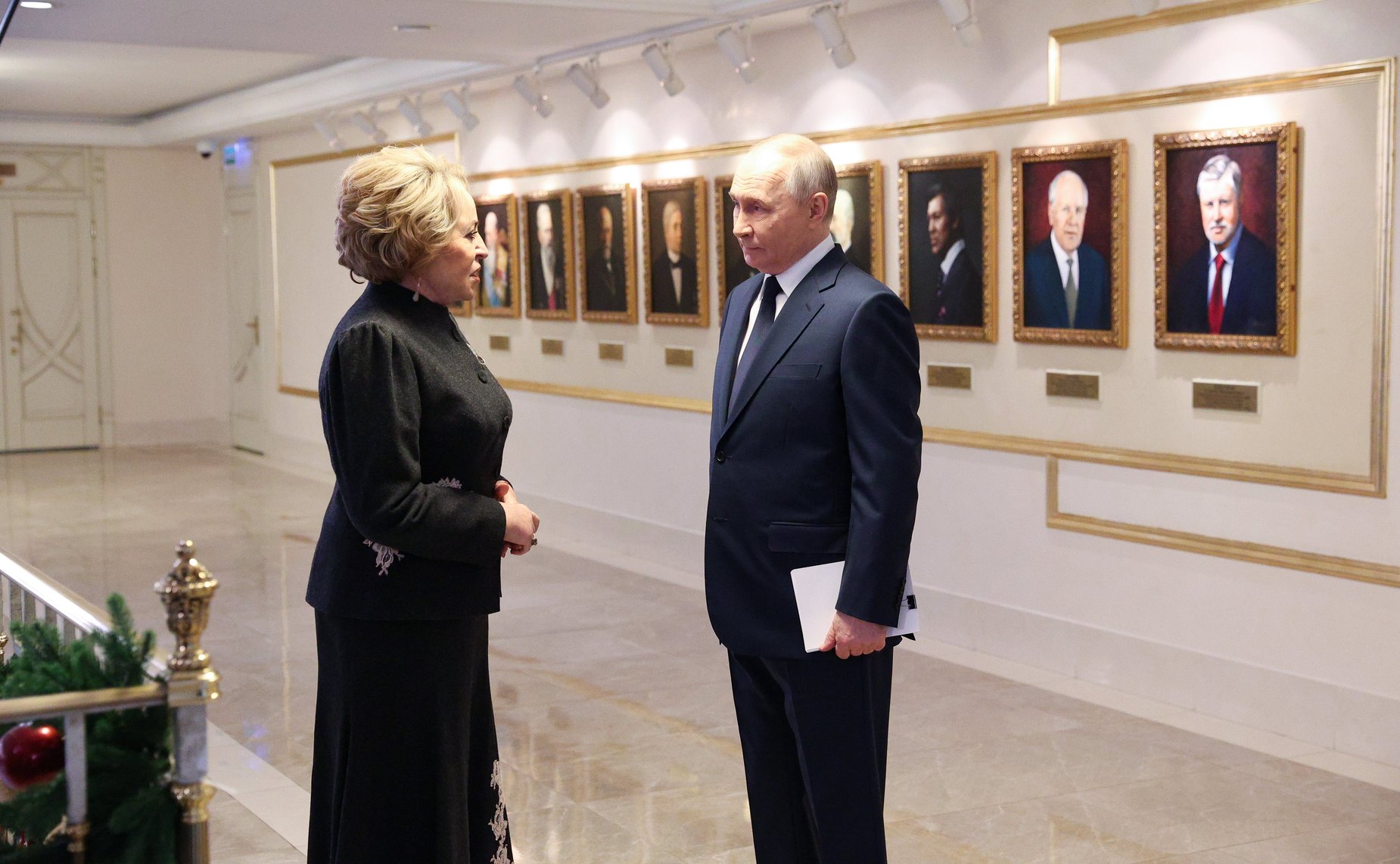 Председатель Совета Федерации Валентина Матвиенко и Президент Российской Федерации Владимир Путин