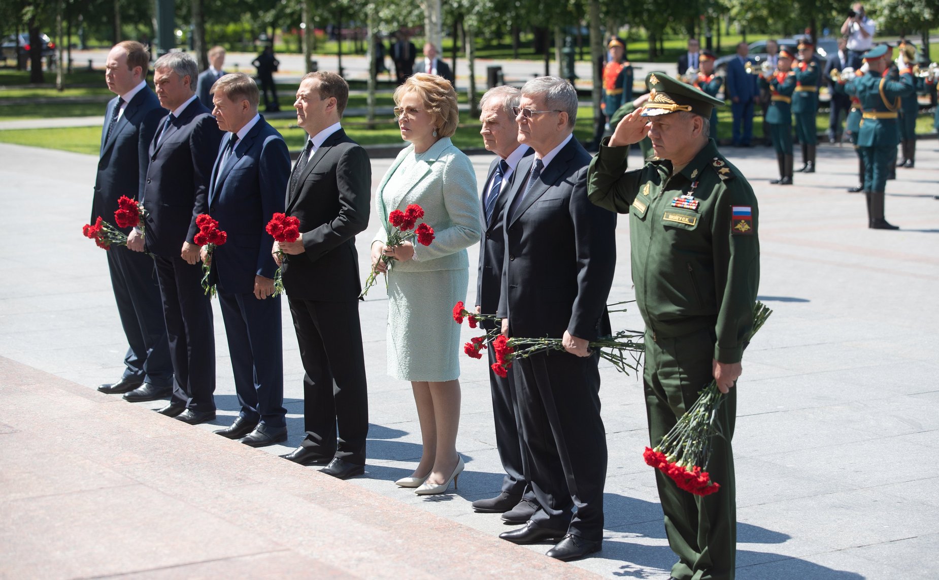 Возложение венков к Могиле Неизвестного Солдата