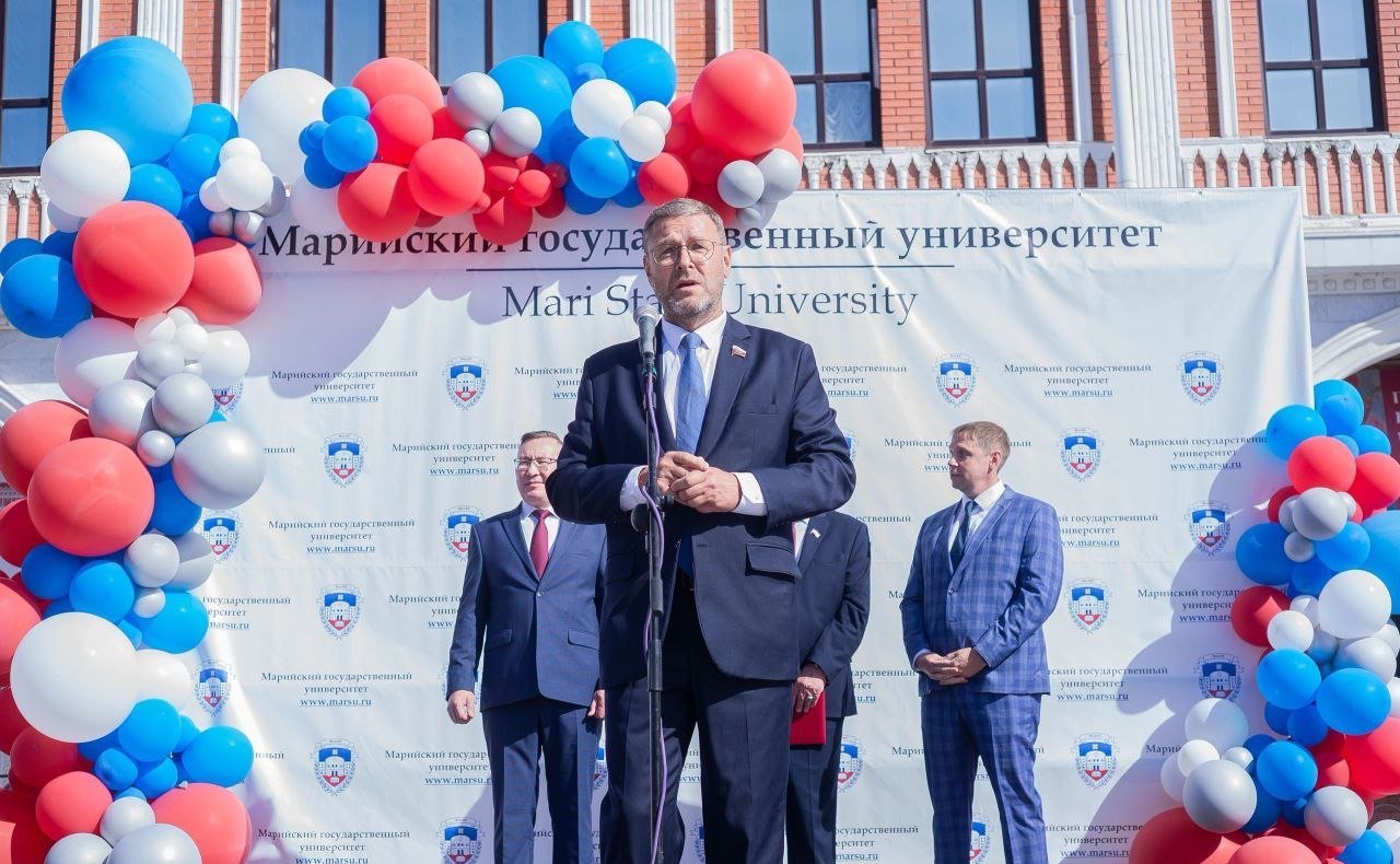 Заместитель Председателя Совета Федерации Константин Косачев