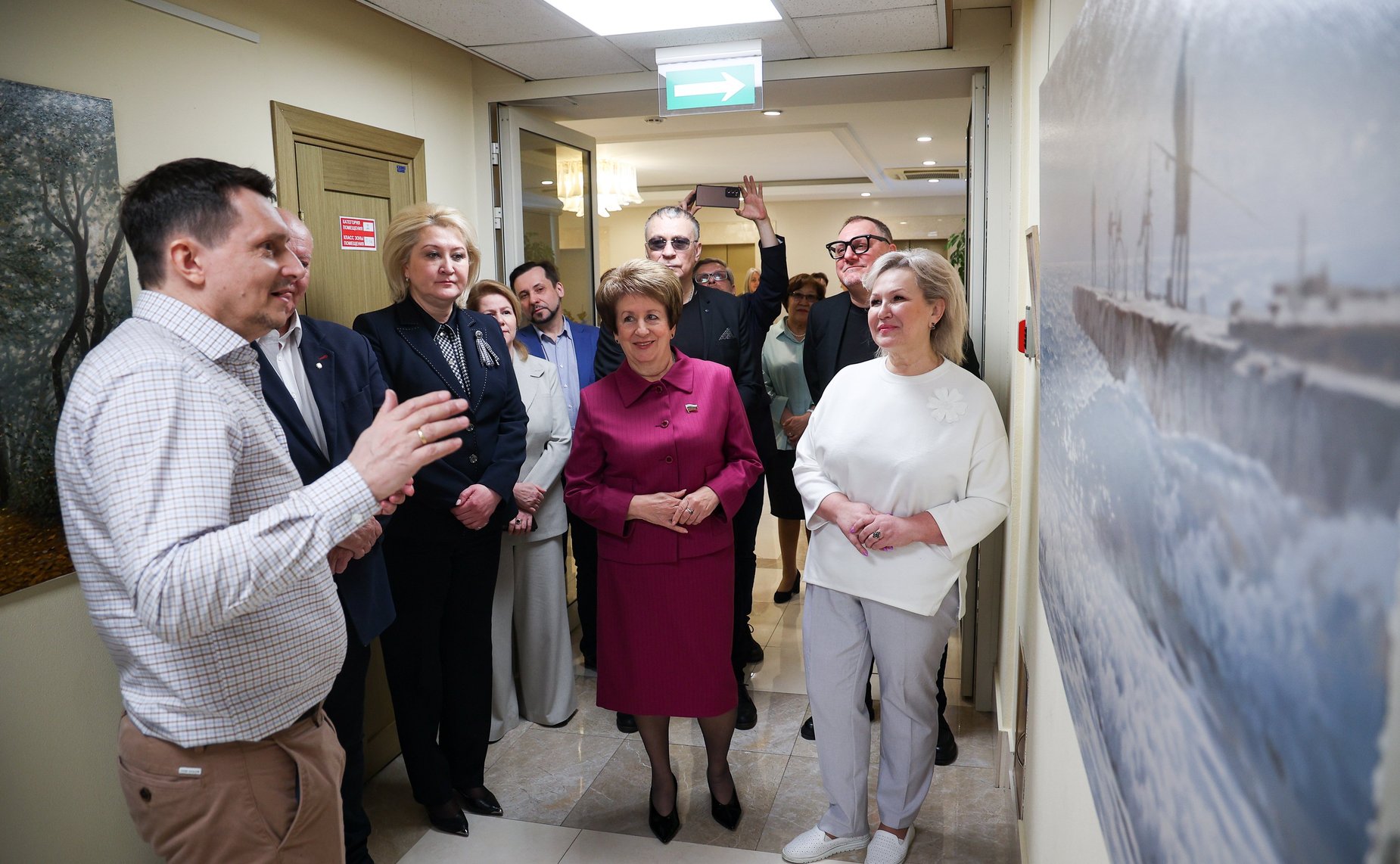 Открытие в Совете Федерации художественной выставки «Выставка живописи» художника А. Адамова