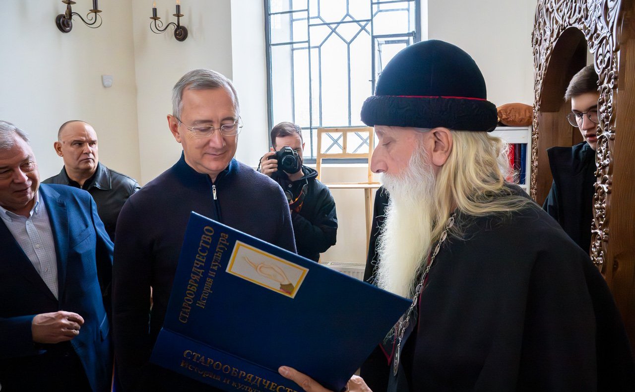 Анатолий Артамонов совершил рабочую поездку в Боровский муниципальный округ, где принял участие в ряде мероприятий