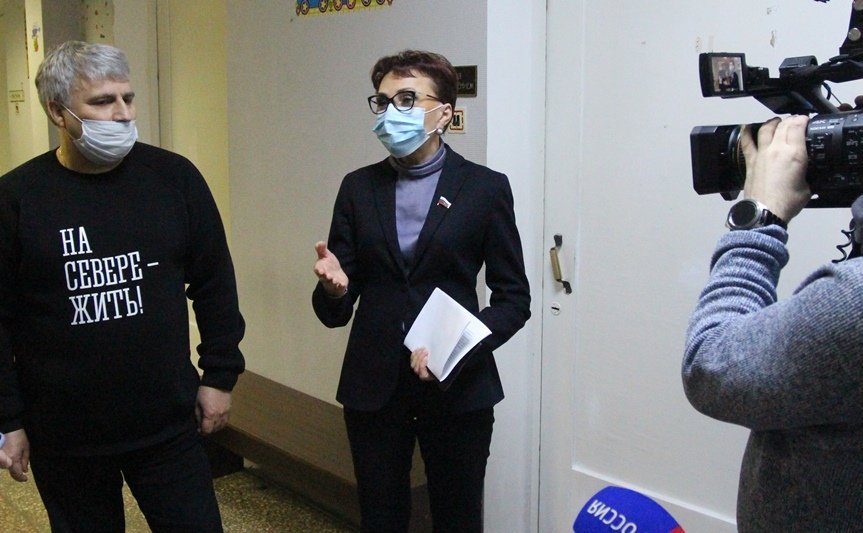 Татьяна Кусайко посетила медучреждения Кольского района