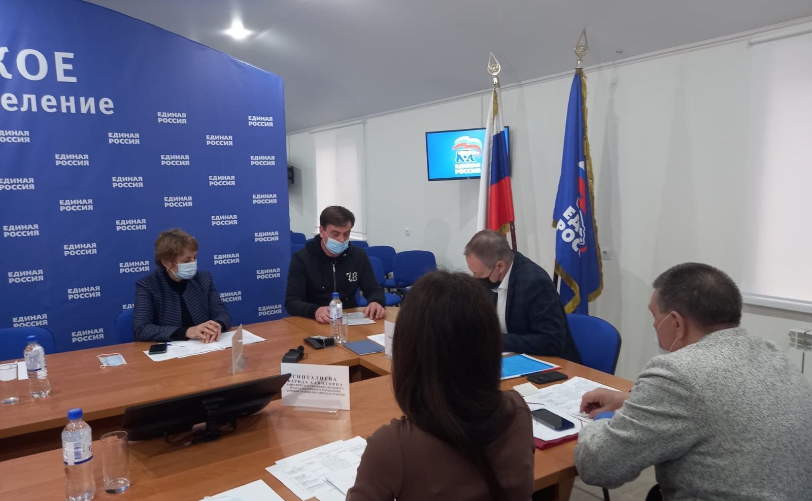 Александр Башкин в ходе региональной недели провел прием жителей г. Астрахани по личным и общим вопросам