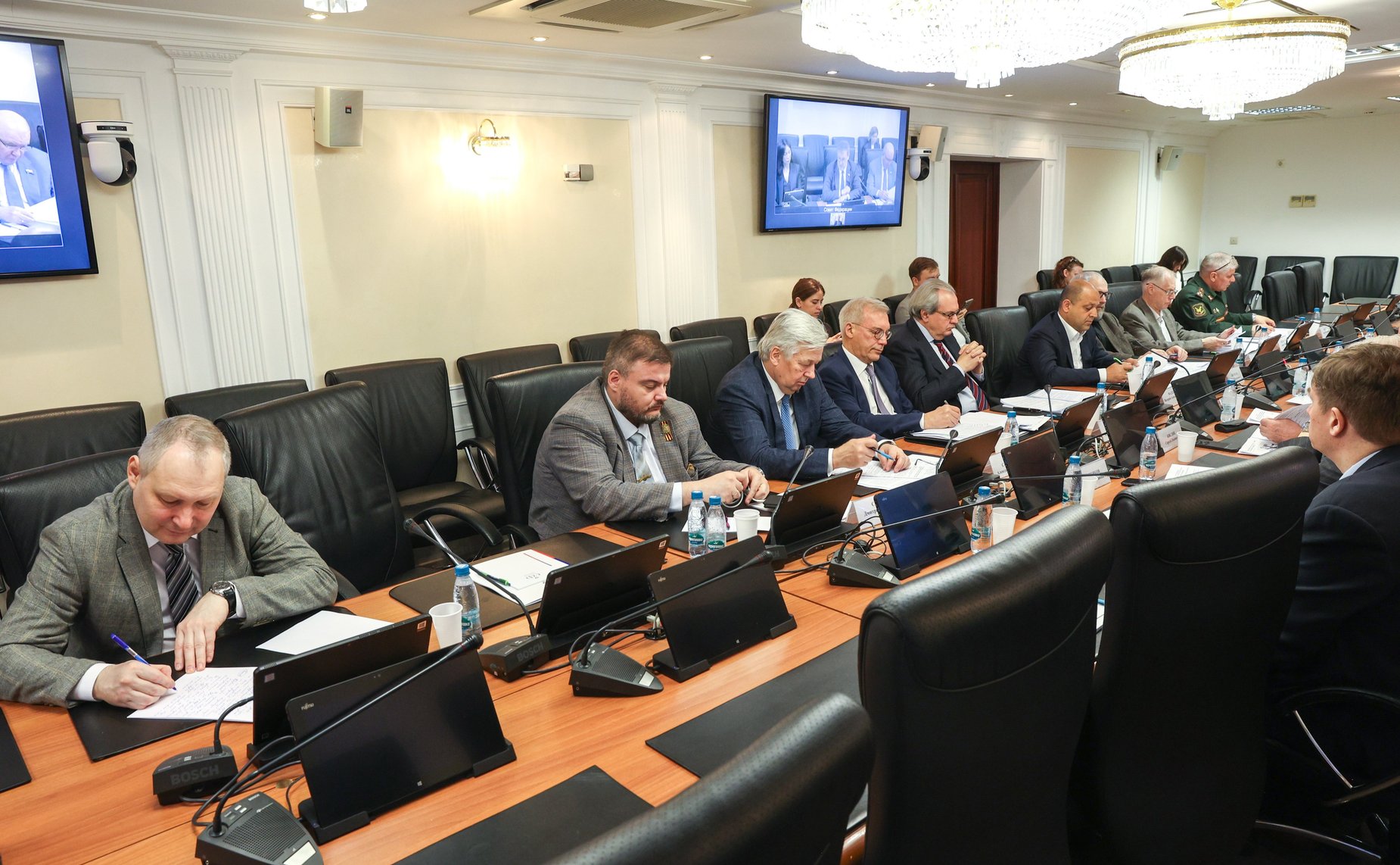 Круглый стол Комитета Совета Федерации по международным делам на тему «Объединенная Европа против России в 1941 и 2025 годах. 80-летие Великой Победы в актуальном внешнеполитическом контексте»