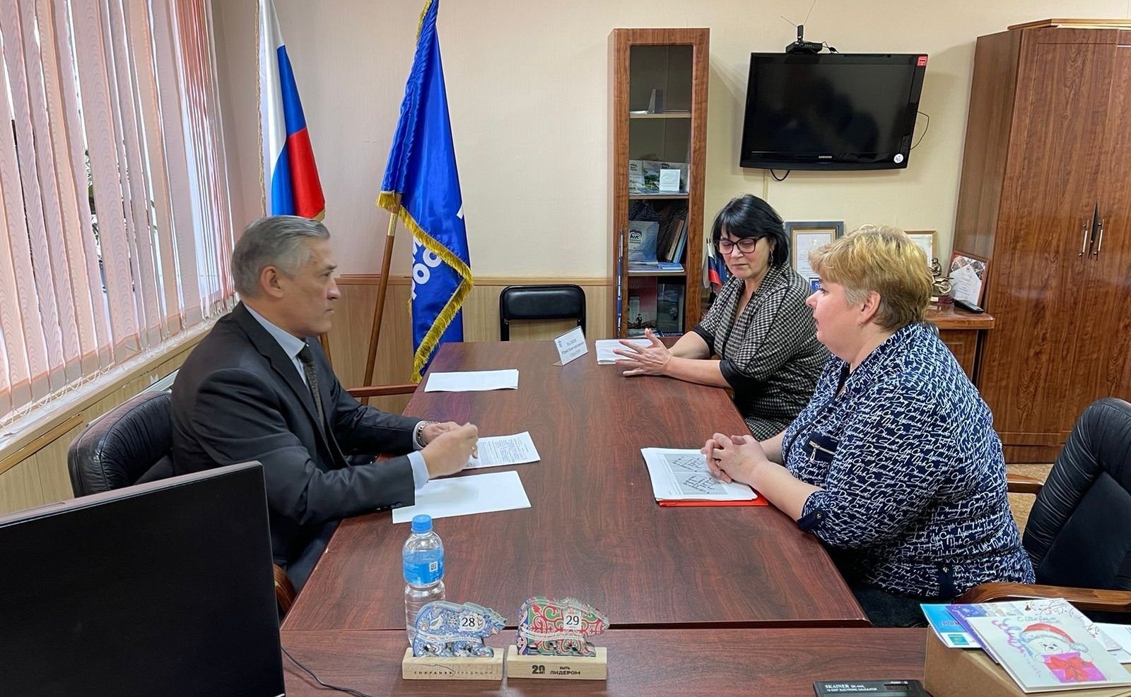 Юрий Валяев провел личный прием граждан в регионе
