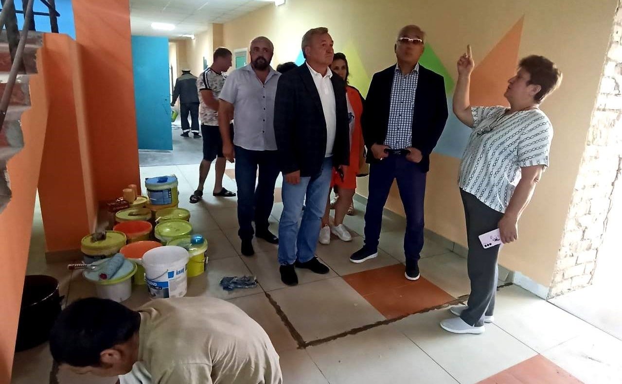 Баир Жамсуев в рамках работы в регионе посетил Читинский район и осмотрел ряд социальных объектов