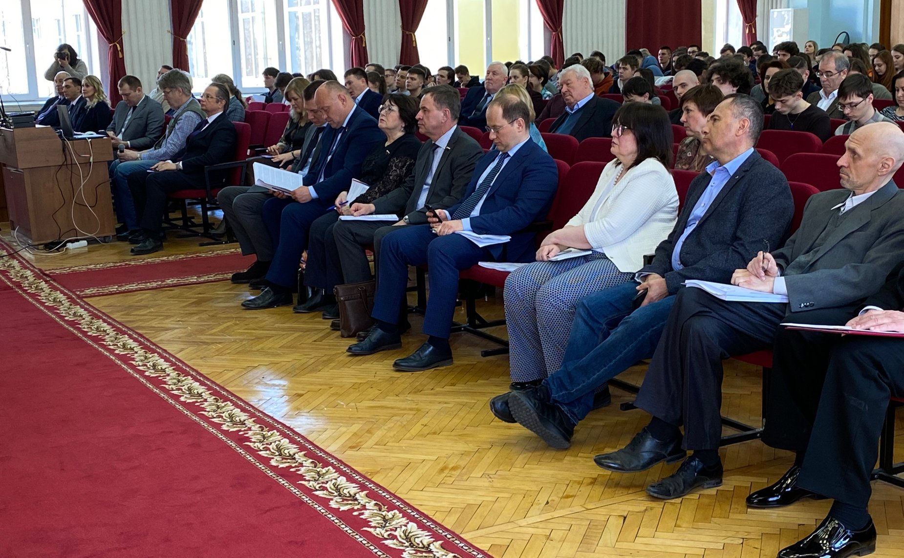 Парламентские слушания на тему «Землеустроительное обеспечение вовлечения в оборот неиспользуемых земель сельскохозяйственного назначения»