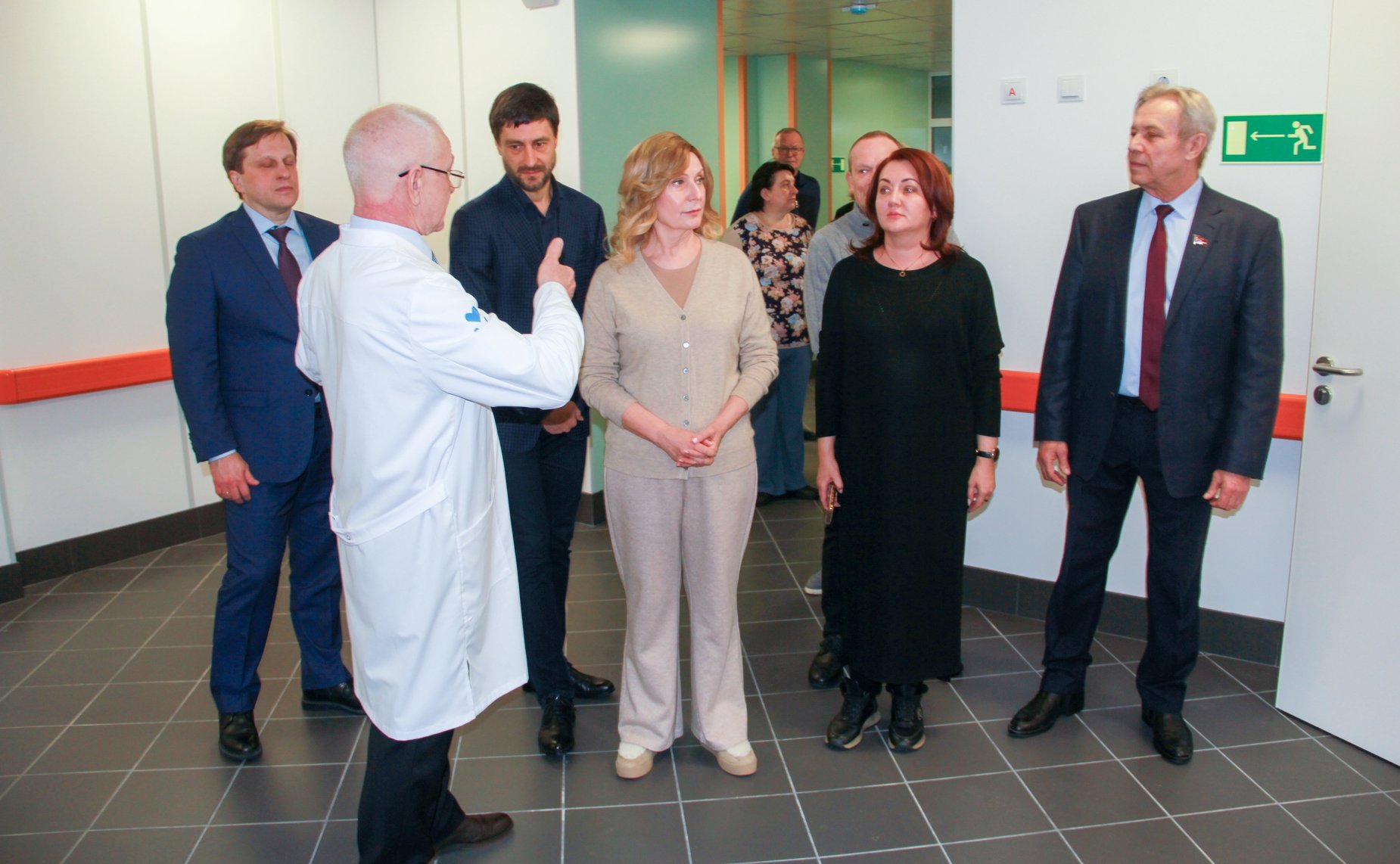 Рабочий визит заместителя Председателя Совета Федерации Инны Святенко в Алтайский край. Cенаторы посетили Смоленскую центральную районную больницы