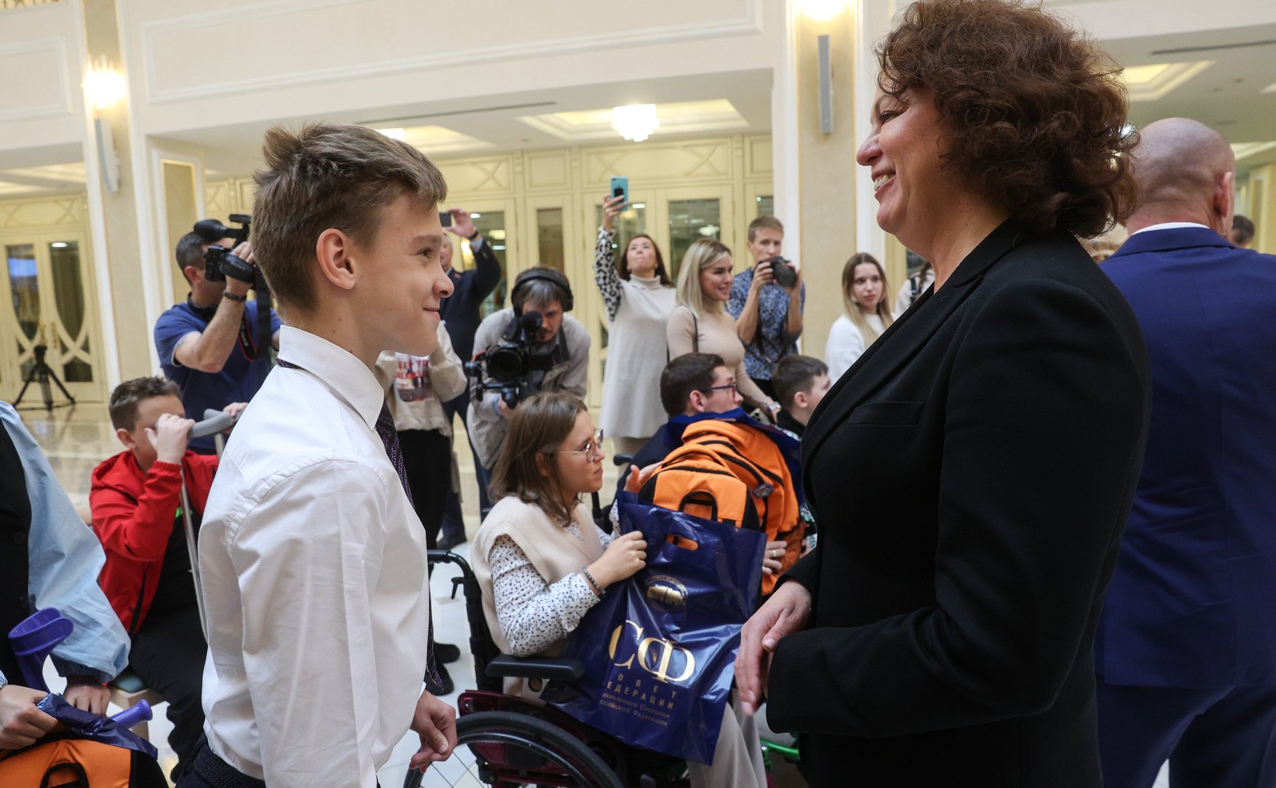 Инна Святенко и Андрей Чернышев поприветствовали в Совете Федерации детей, которые являются победителями и призёрами паралимпийских чемпионатов