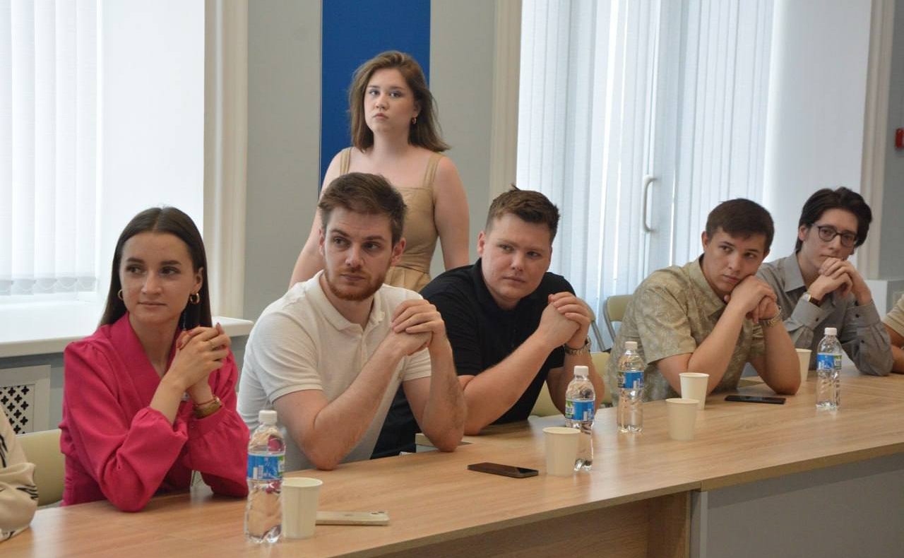 Николай Владимиров в Чувашии обсудил вопросы реализации молодежной политики и патриотического воспитания