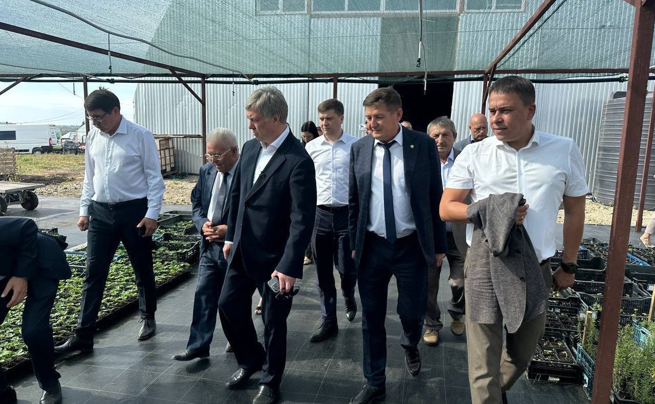 Айрат Гибатдинов вместе с губернатором Алексеем Русских посетил ряд социально значимых объектов Цильнинского района, встретился с жителями и активистами