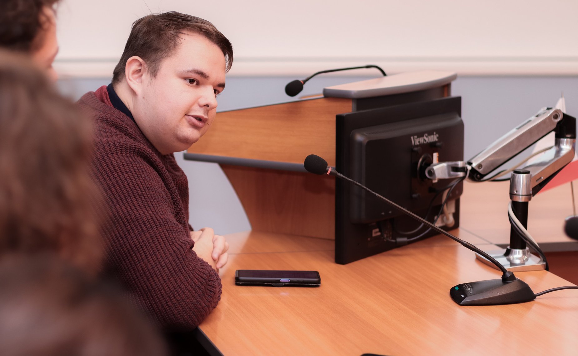 Юрий Воробьев провел встречу с представителями студенческих сообществ и объединений региона на тему «Мир сегодня»