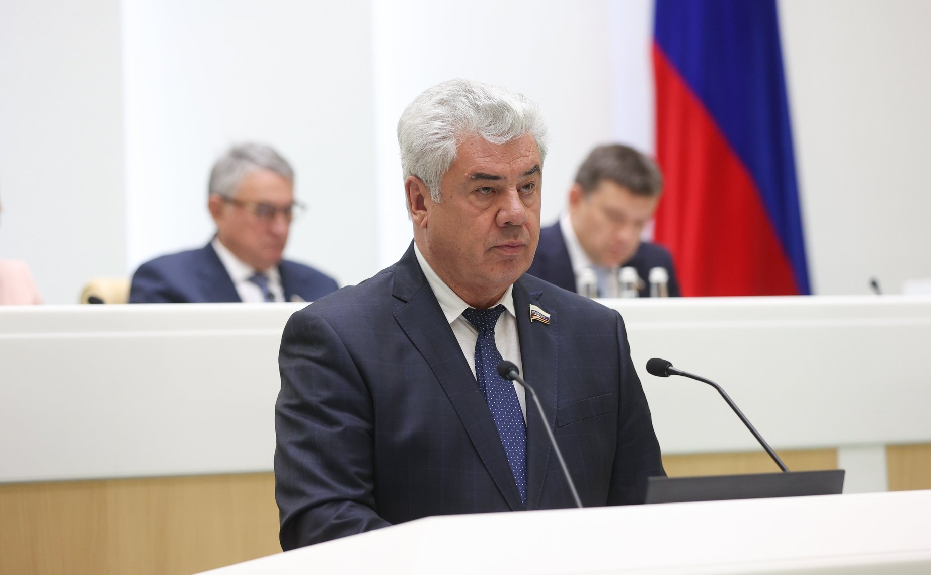 Виктор Бондарев