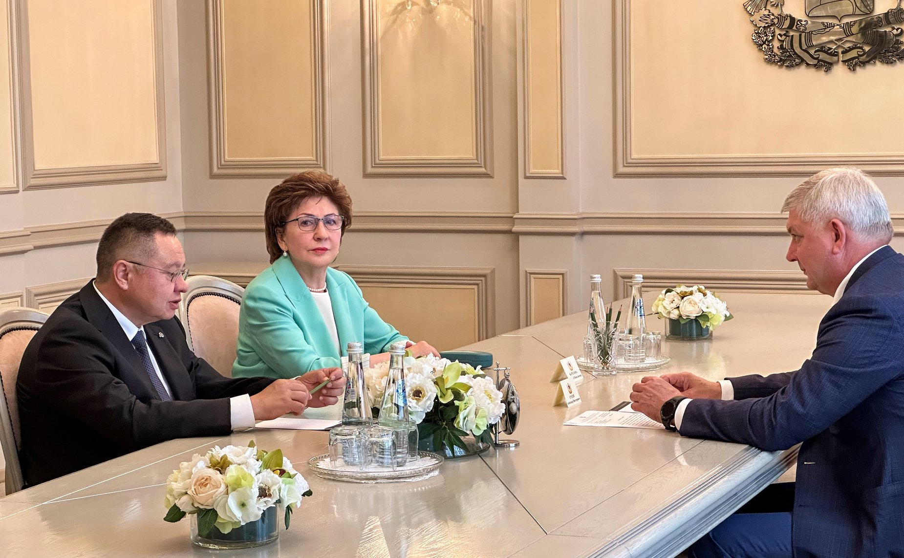 Заместитель Председателя СФ Галина Карелова, Министр строительства и ЖКХ РФ Ирек Файзуллин и губернатор Воронежской области Александр Гусев обсудили ход строительства инфраструктурных проектов в регионе
