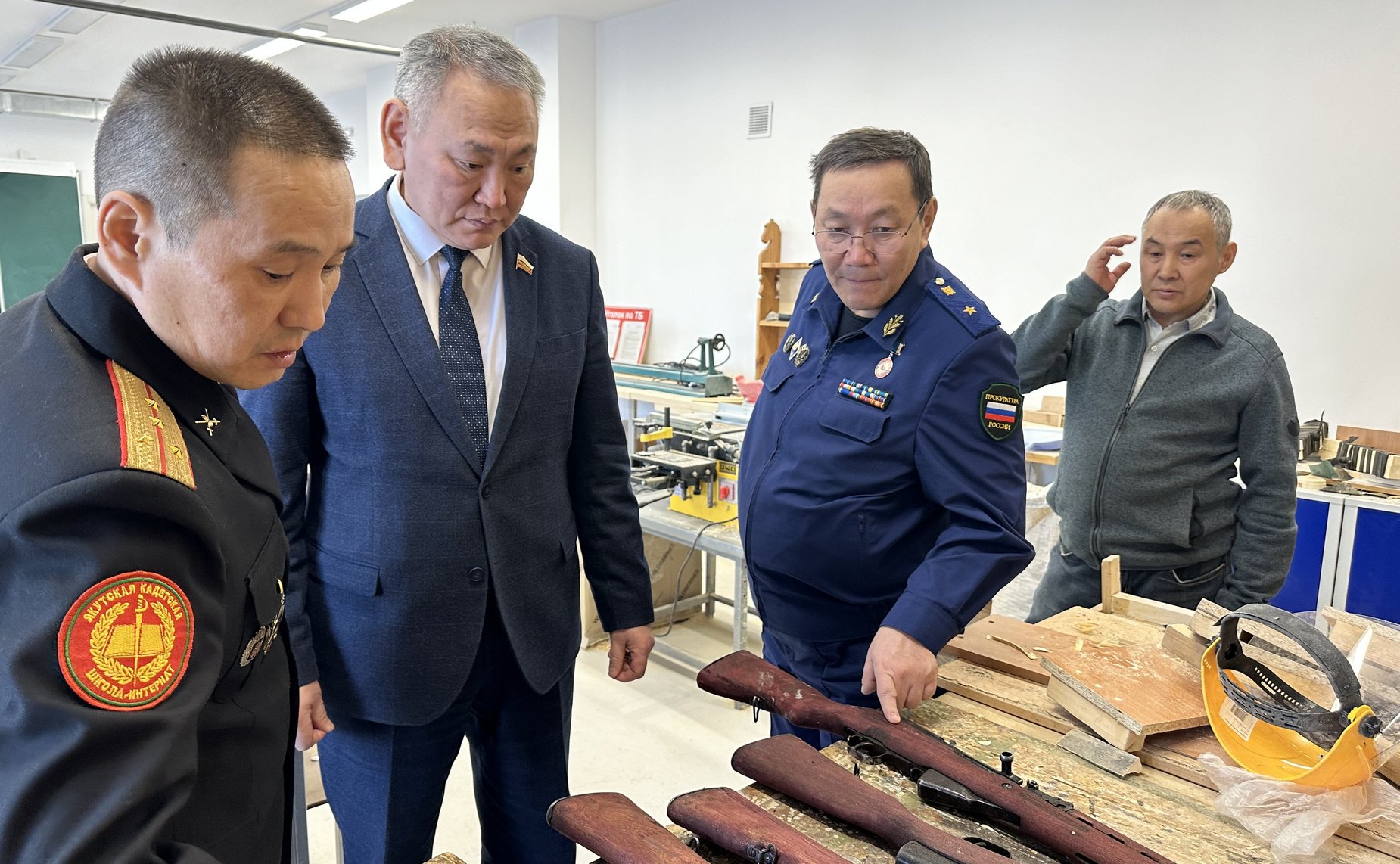 Сахамин Афанасьев поздравил Якутскую кадетскую школу с 25-летием