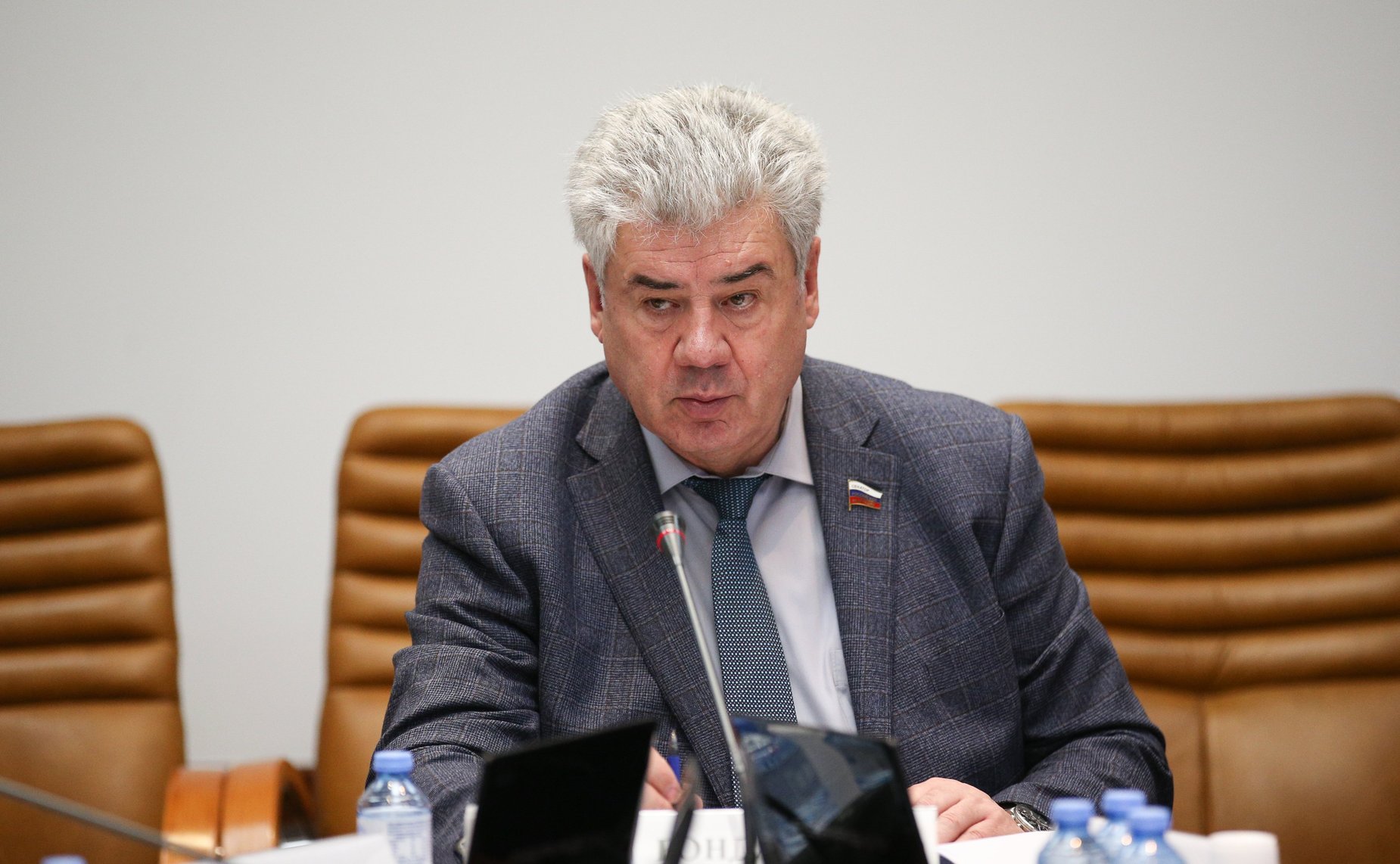 Виктор Бондарев