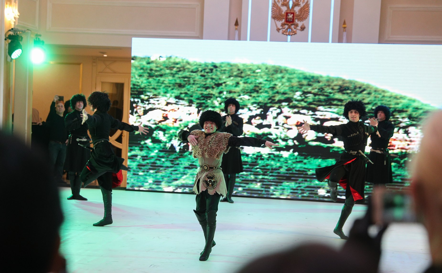 Выступление в Совете Федерации Государственного академического заслуженного ансамбля танца Дагестана «Лезгинка»