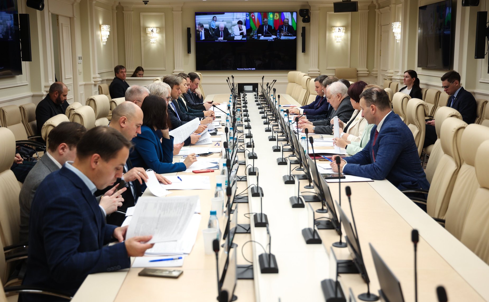 Круглый стол Комитета Совета Федерации по международным делам на тему «О целесообразности дальнейшего участия Российской Федерации в деятельности Бюро по демократическим институтам и правам человека ОБСЕ»