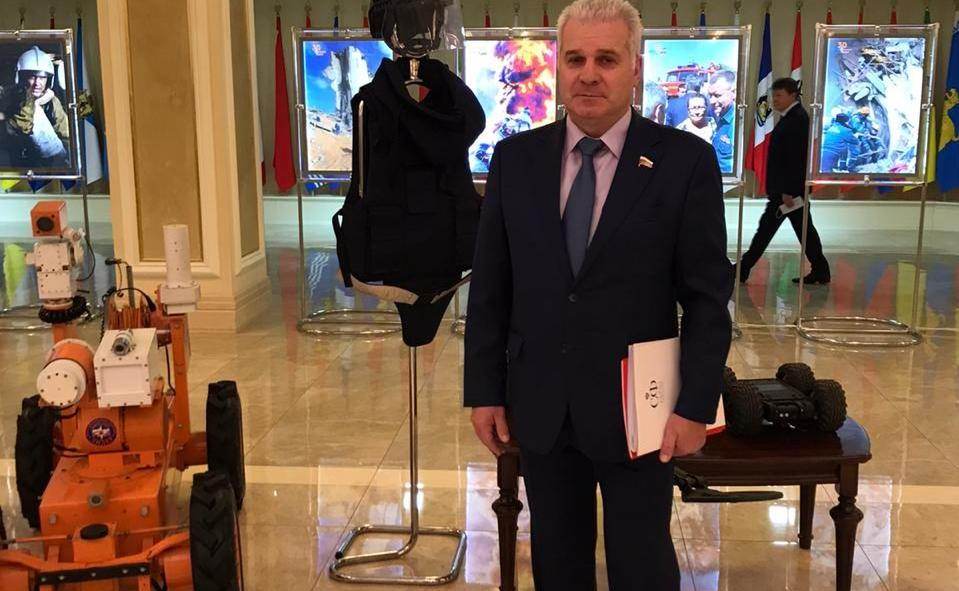 Сергей Мартынов поздравил сотрудников МЧС России с 30-летием со дня образования ведомства