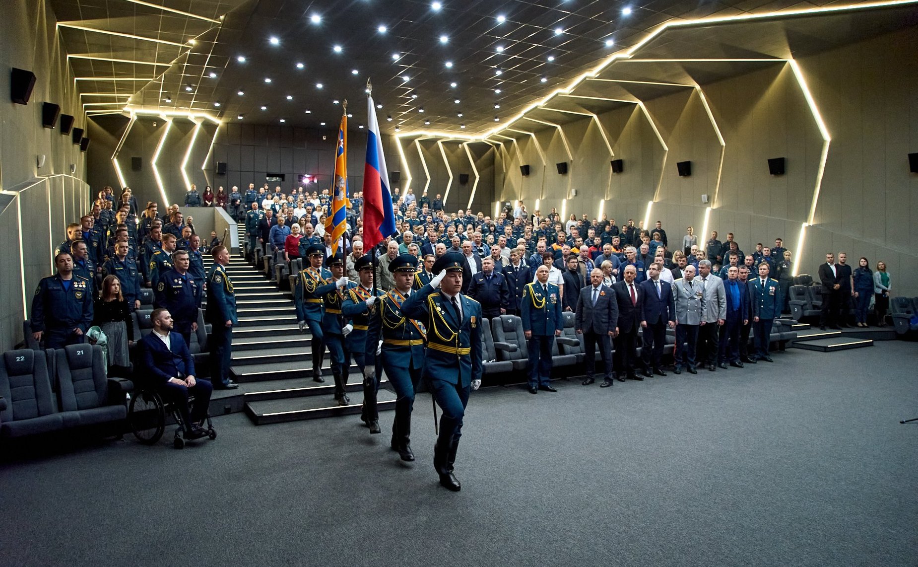 Сергей Митин принял участие в торжественном мероприятии, посвященном Дню пожарной охраны России в Великом Новгороде