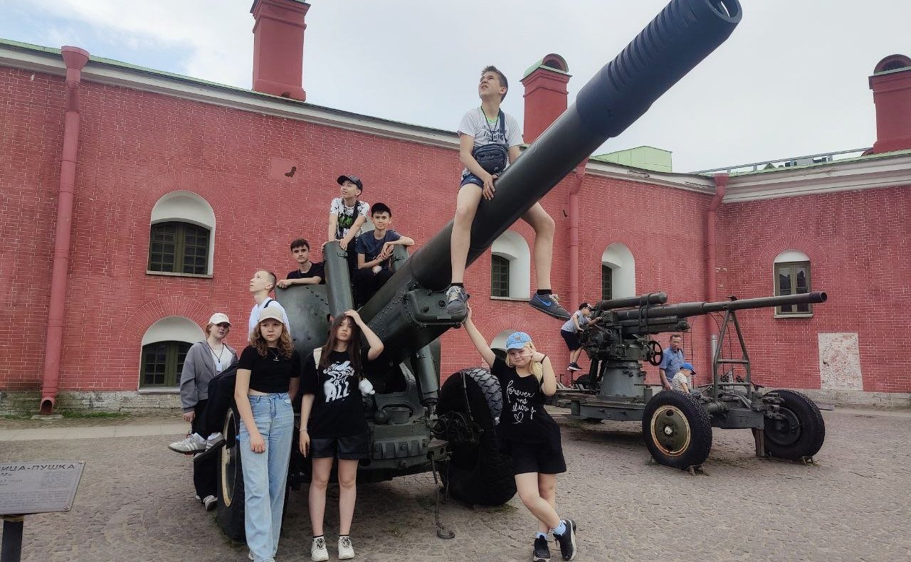 Дети участников СВО из Марий Эл познакомились с достопримечательностями Санкт-Петербурга