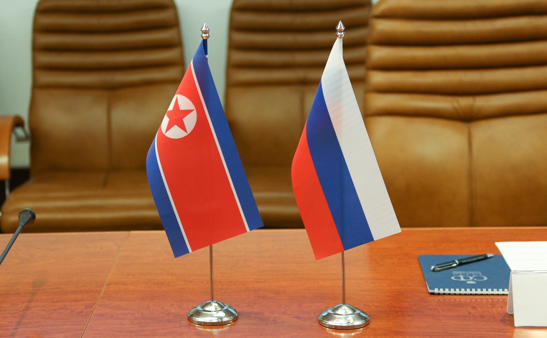 Встреча Константина Косачева с Чрезвычайным и Полномочным Послом КНДР в РФ Син Хон Чхолем