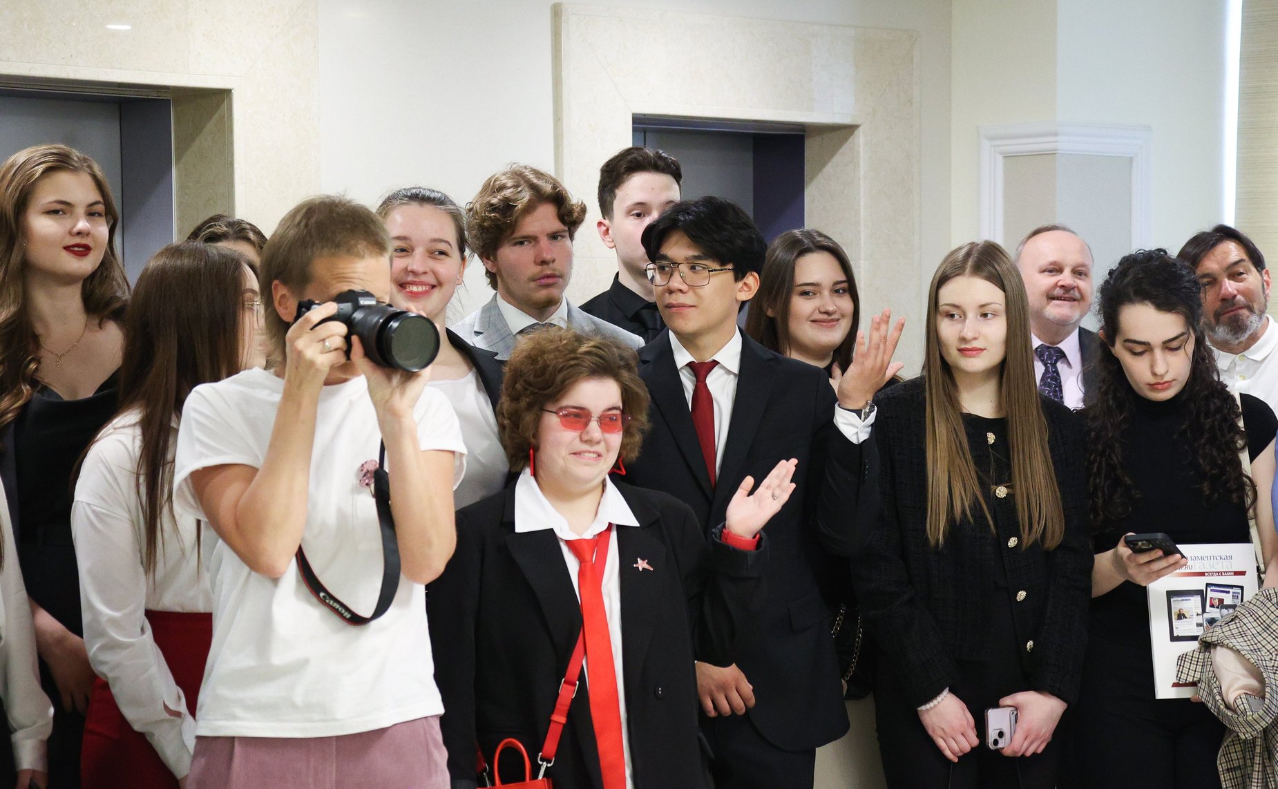 Открытие выставки «Новая реальность глазами юных строителей будущей России»