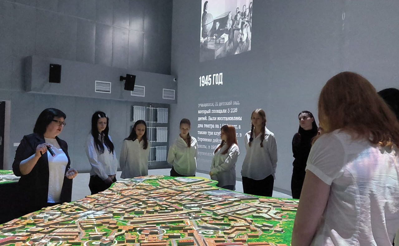 Владимир Нетёсов организовал для обучающихся МБОУ СОШ № 9 экскурсию в Центр военно-патриотического воспитания «Музей-диорама»