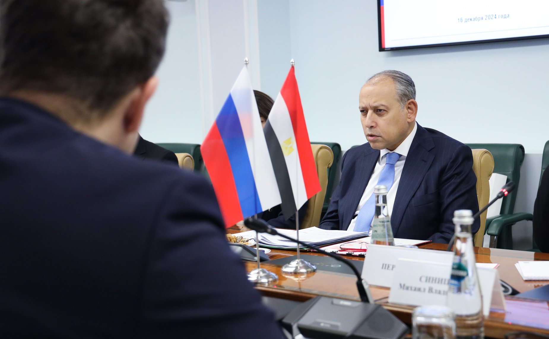 Встреча председателя Комитета Совета Федерации по международным делам Григория Карасина с Чрезвычайным и Полномочным Послом Арабской Республики Египет в Российской Федерации