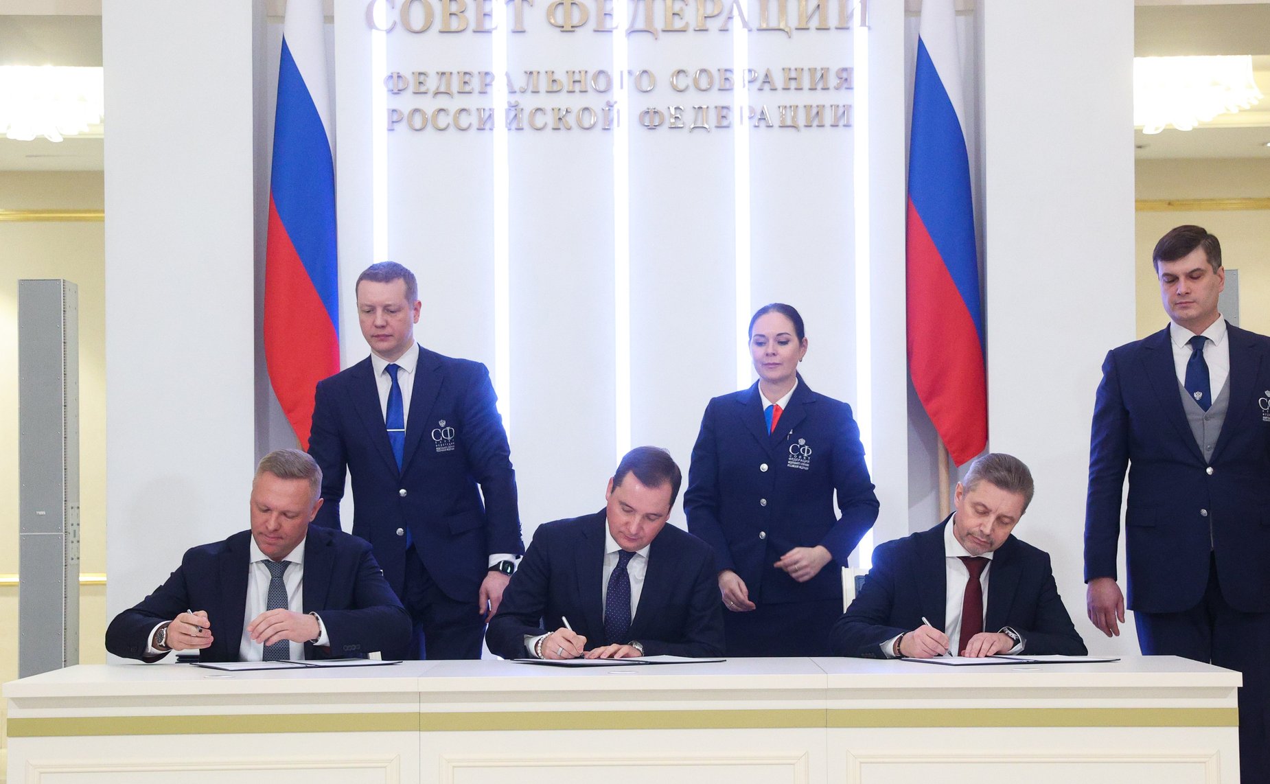 Торжественное подписание трехсторонних соглашений о сотрудничестве и взаимодействии между Государственной корпорацией «Ростех», Государственным Фондом поддержки участников СВО «Защитники Отечества» и субъектами Российской Федерации