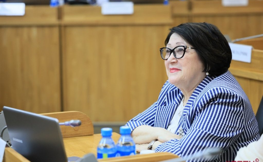 Людмила Талабаева приняла участие в заседании регионального парламента