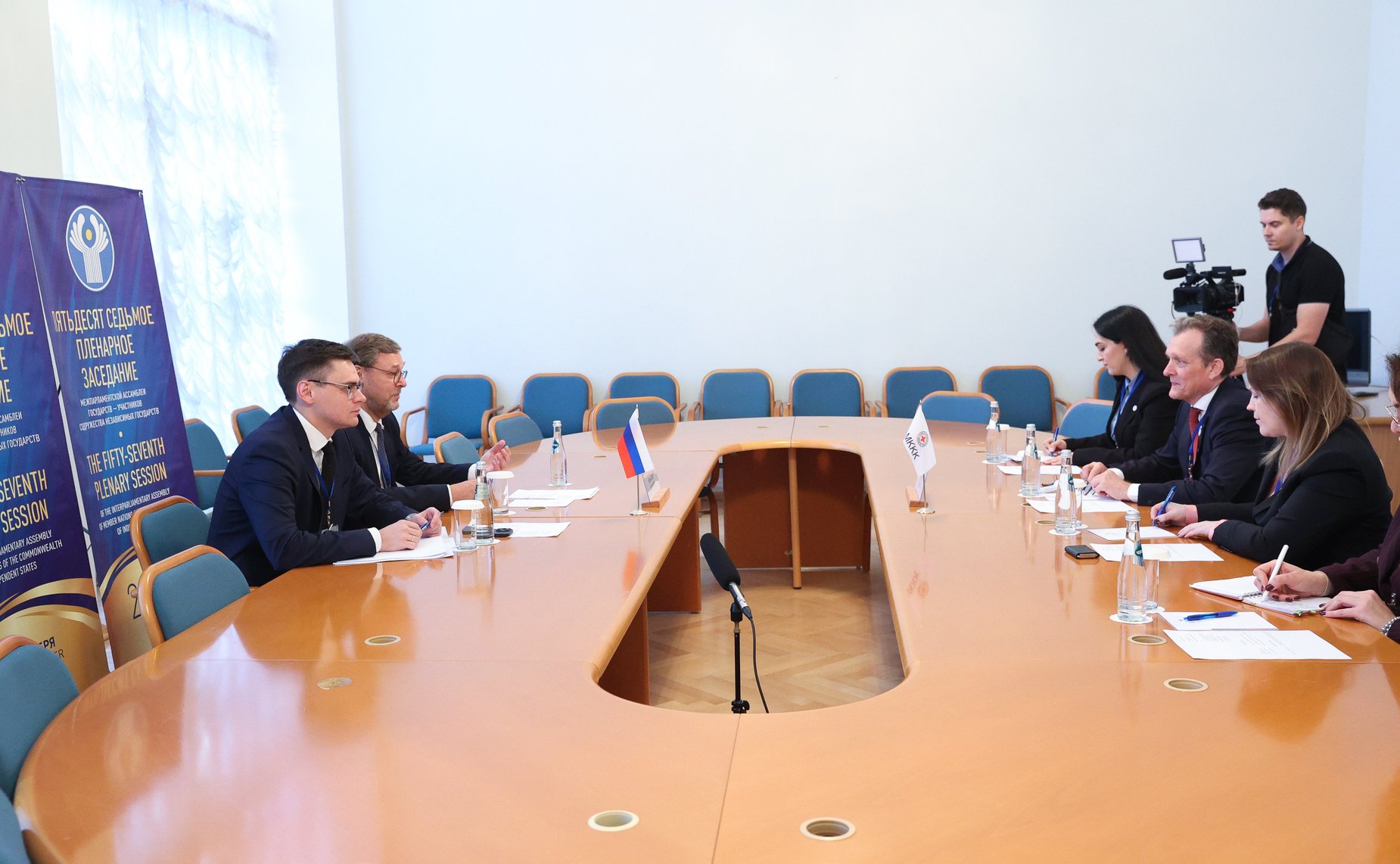 Встреча Константина Косачева с главой региональной делегации Международного Комитета Красного Креста в Российской Федерации и Республике Беларусь