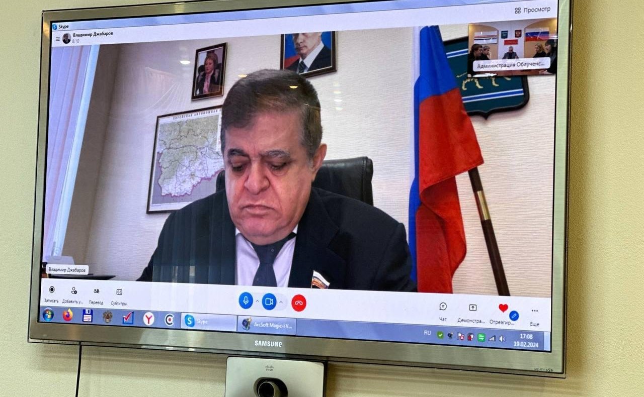Владимир Джабаров провел совещание по ремонту школ Облученского района Еврейской автономной области