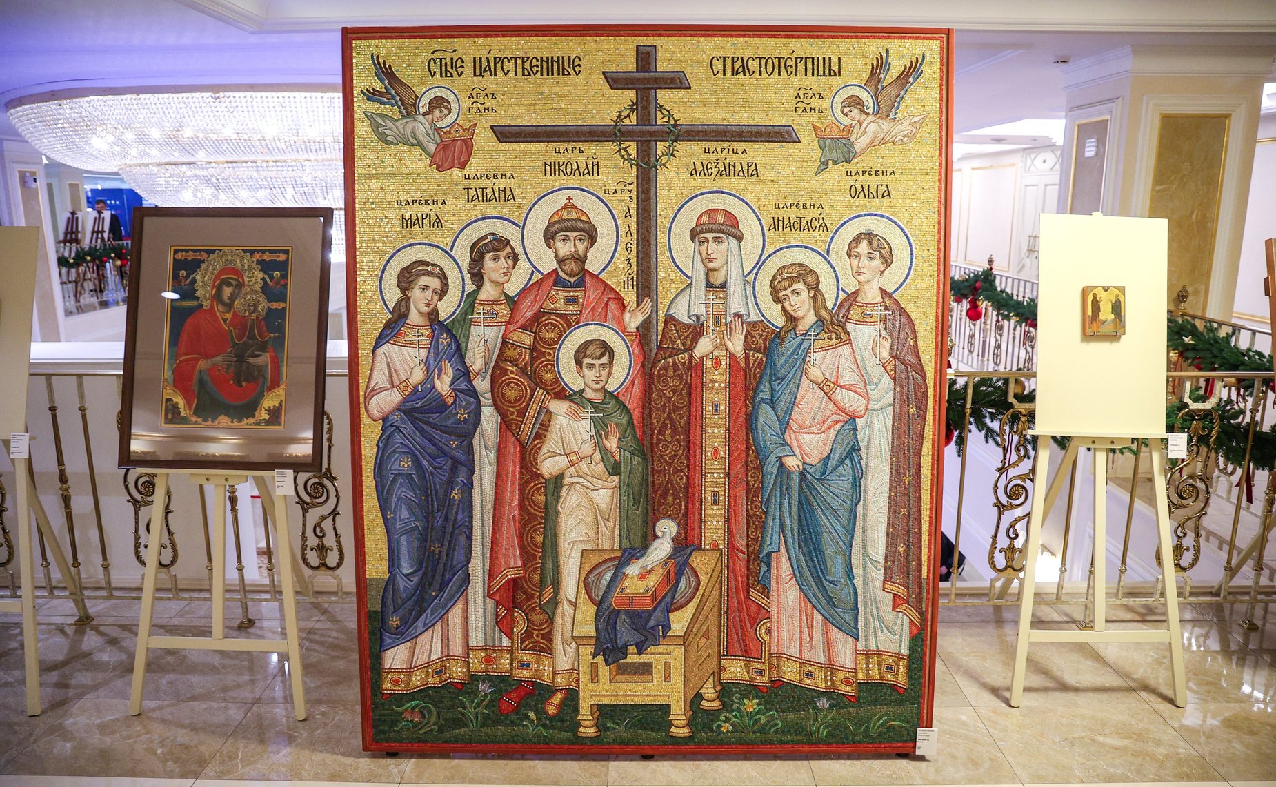 Выставка восстановленных икон Донбасса из Свято-Петропавловского кафедрального собора