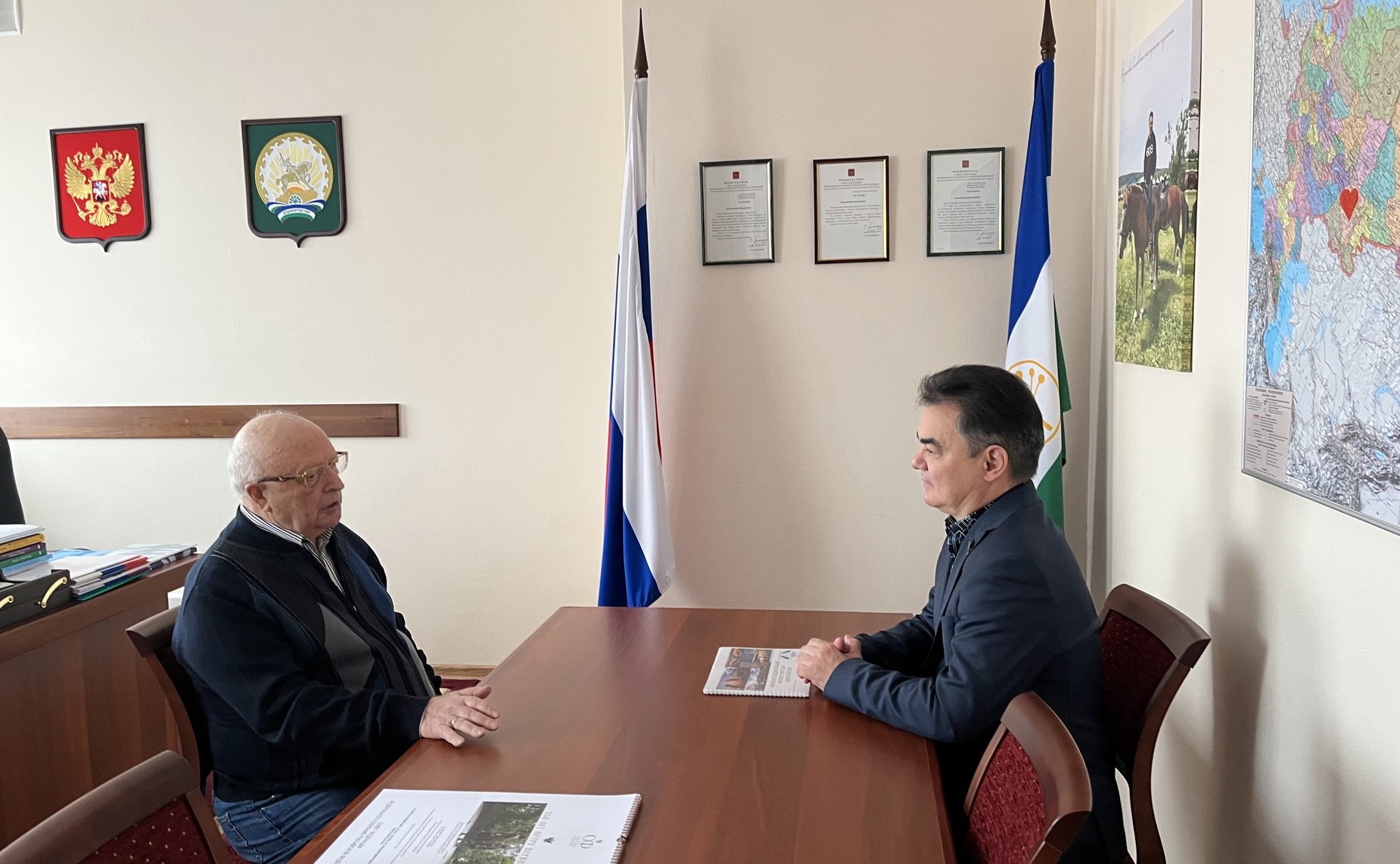 Ирек Ялалов провел рабочую встречу с председателем совета директоров Мостоотряда № 30 ЗАО «Уралмостострой» Павлом Рябухиным