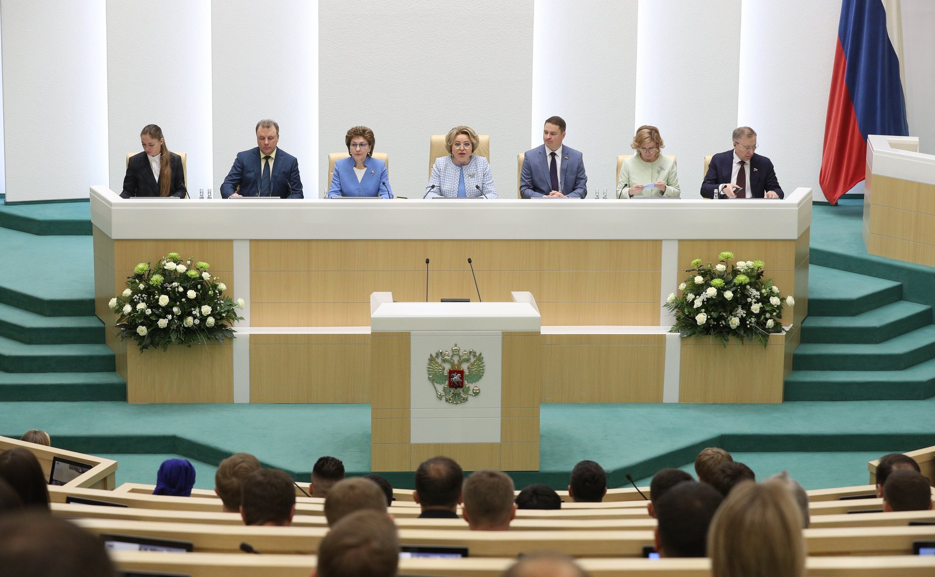 Пленарное заседание Форума молодых парламентариев: «Молодежь XXI века: сберегая наследие, развивая сотрудничество, приближая будущее»