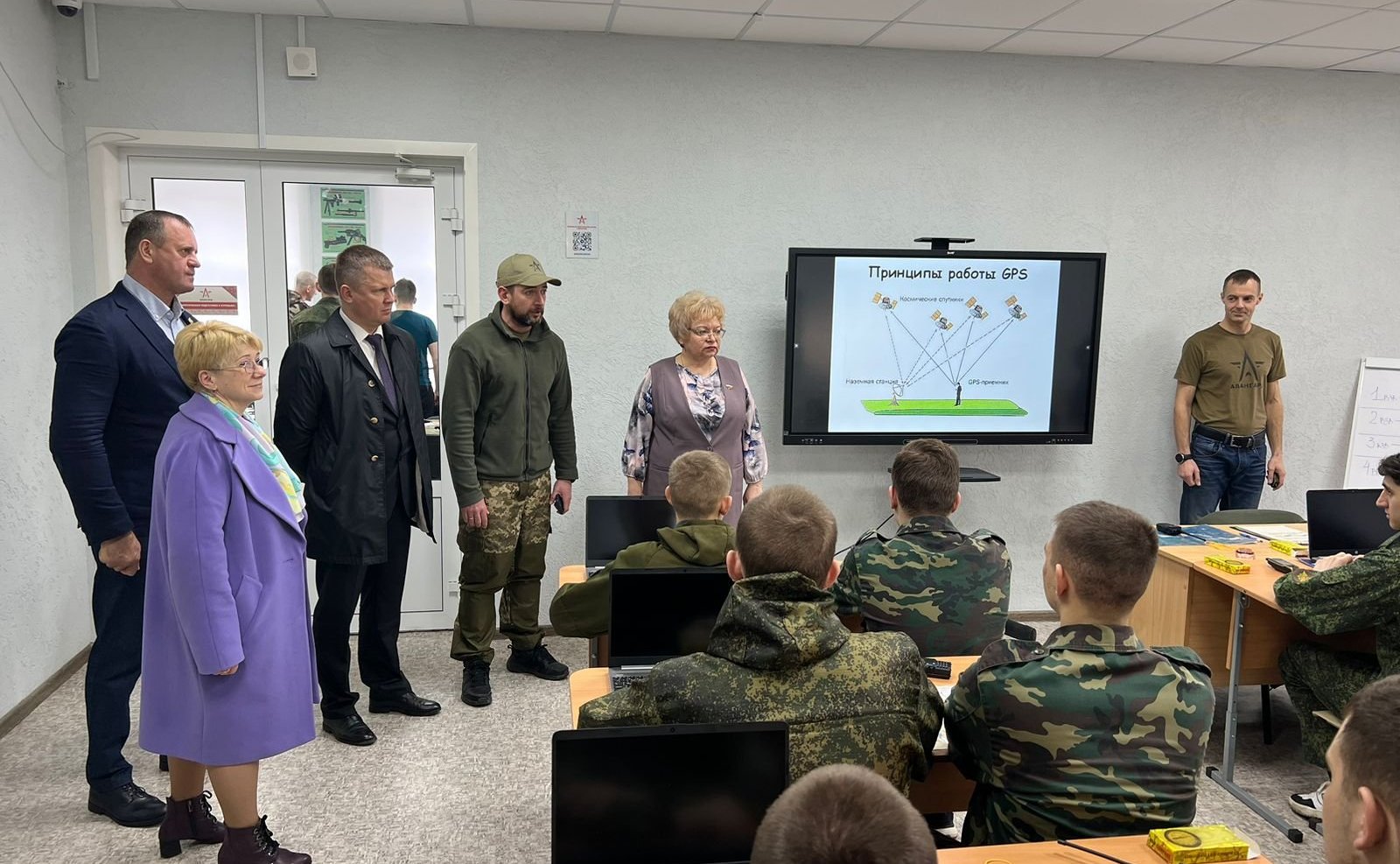 Оксана Хлякина в ходе рабочей поездки в регион посмотрела, как реализуется современный формат патриотического образовательно-воспитательного процесса подростков в Липецкой области