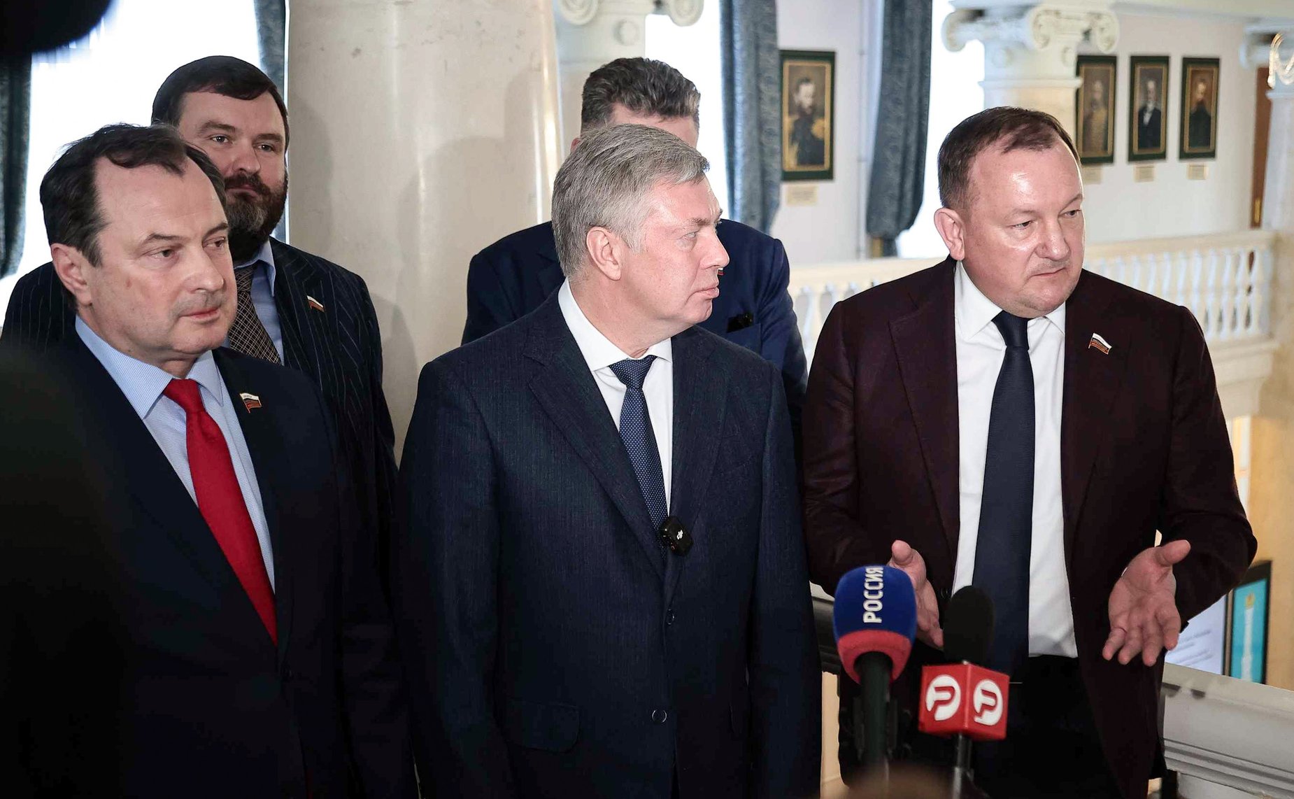 Пресс-подход по итогам выездного заседания Комитета Совета Федерации по экономической политике «Особенности социально-экономического развития субъектов РФ в современных условиях на примере Ульяновской области»