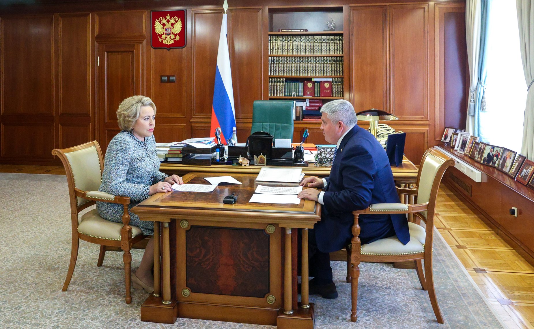 Встреча Председателя СФ Валентины Матвиенко с временно исполняющим обязанности Губернатора Новгородской области Александром Дроновым