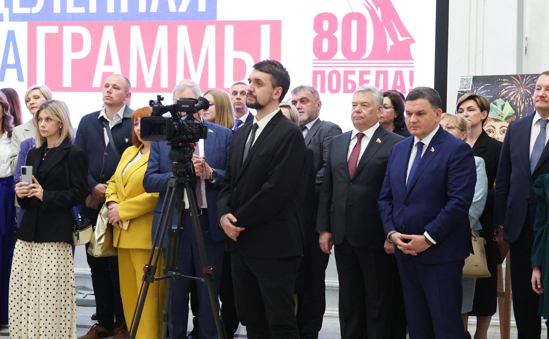 Лилия Гумерова и Дмитрий Василенко открыли в верхней палате выставку детского рисунка «Жизнь, делённая на граммы»