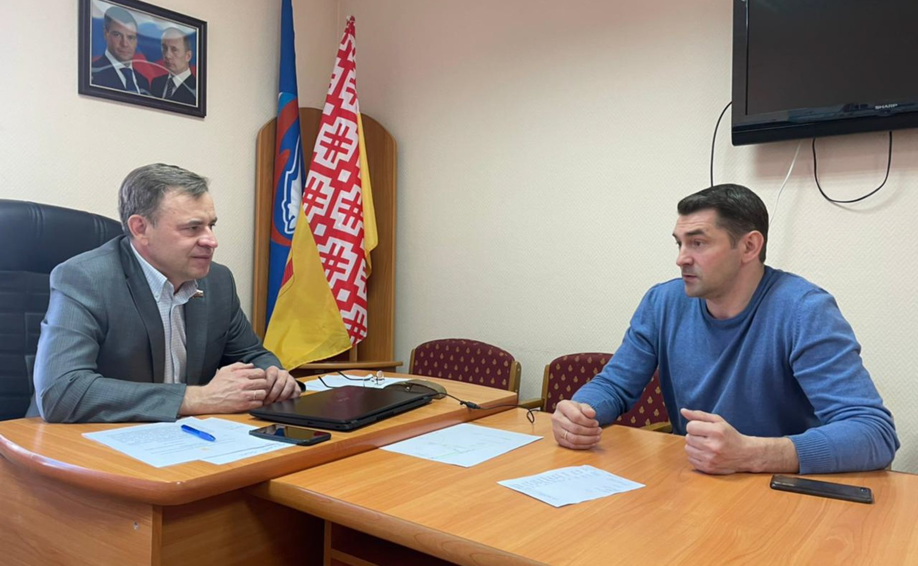 Виктор Новожилов обсудил с жителями Архангельской области работу общественного транспорта, организацию детского летнего отдыха