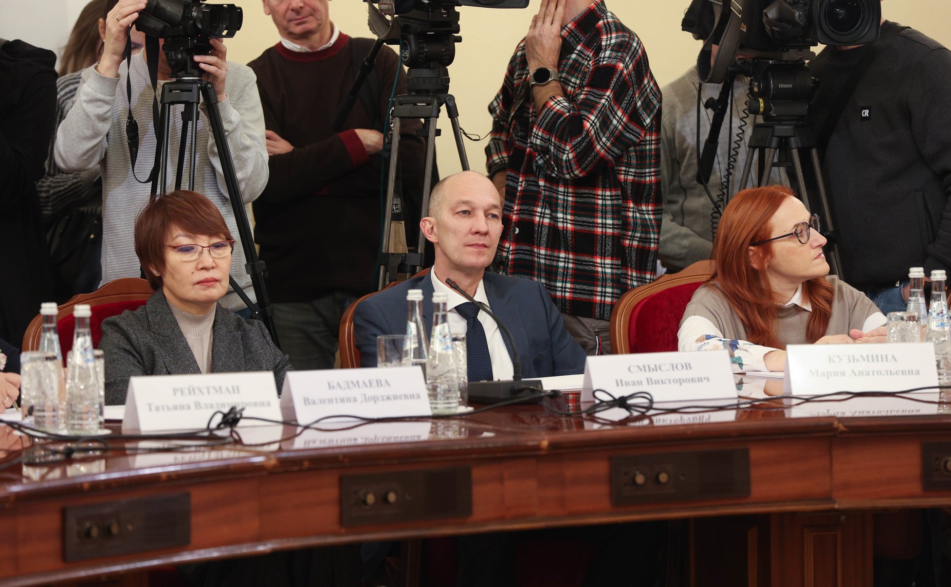 Заседание парламентской комиссии по расследованию преступных действий в отношении несовершеннолетних со стороны киевского режима