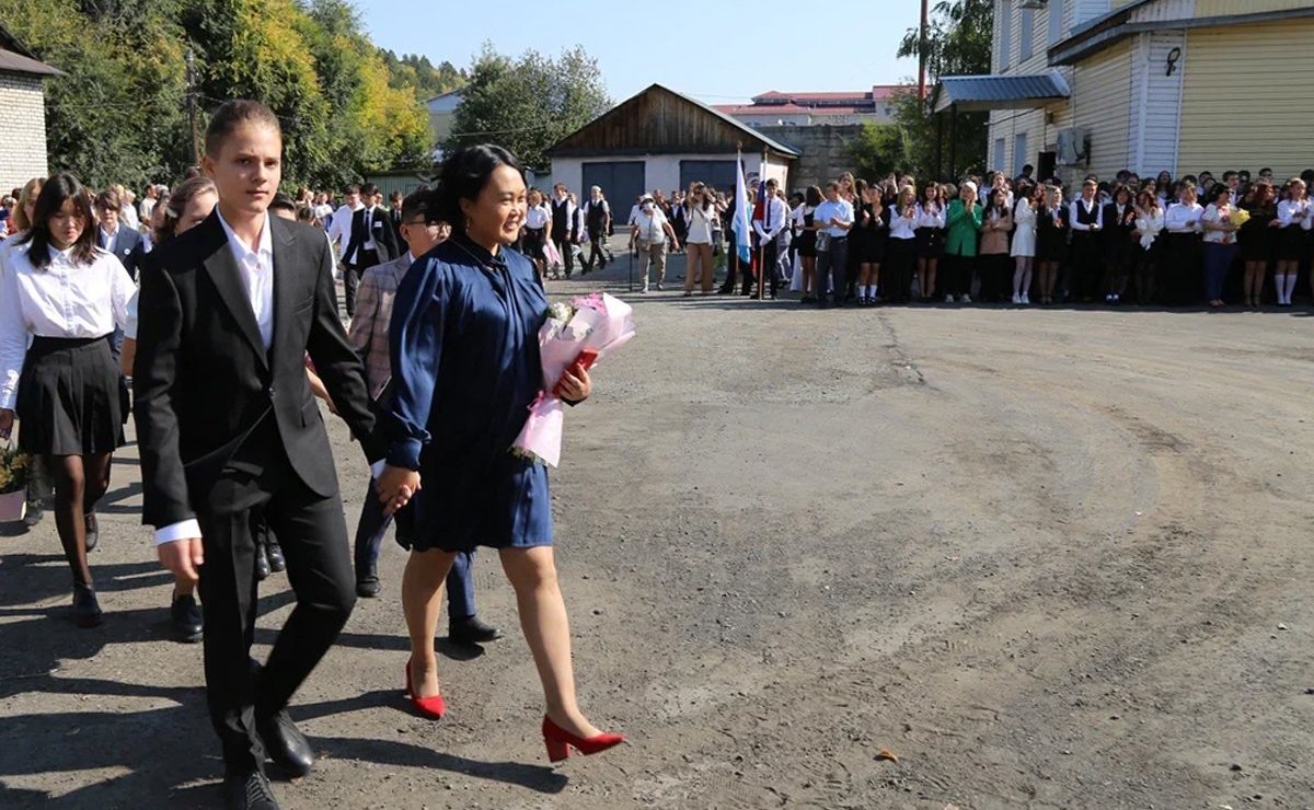 Торжественная линейка в республиканском классическом лицее, посвященная Дню знаний