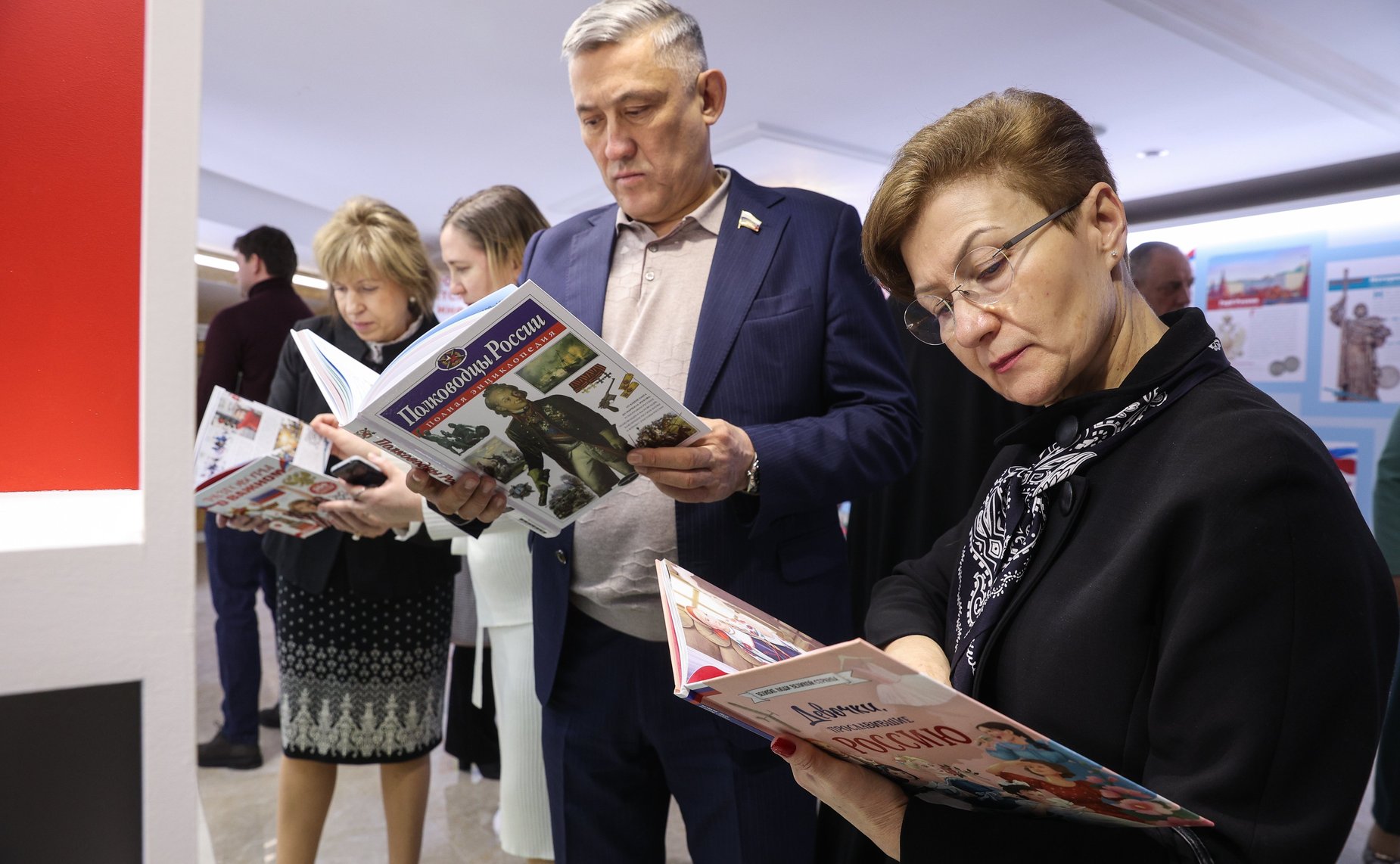 В Совете Федерации открылась выставка «Мы – за читающую Россию»