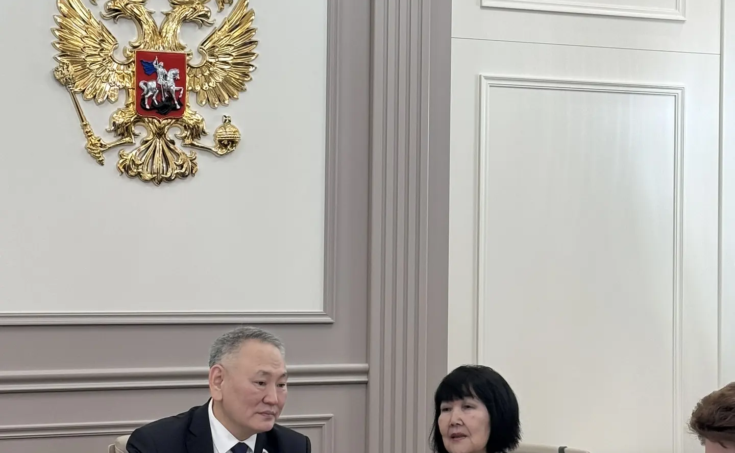 Сахамин Афанасьев встретился с представителями объединения «Мир женщин Севера»