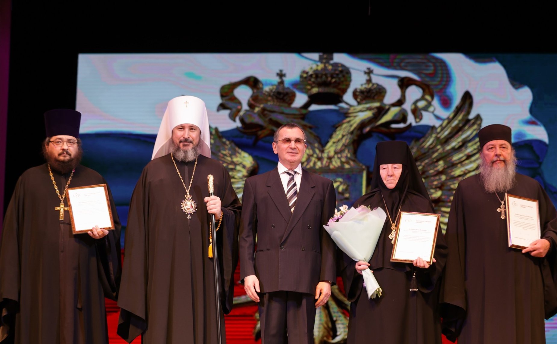 Николай Федоров принял участие в торжественном вечере, посвященном праздникам Рождества Христова и Богоявления Господня и 75-летию Чебоксарско-Чувашской епархии