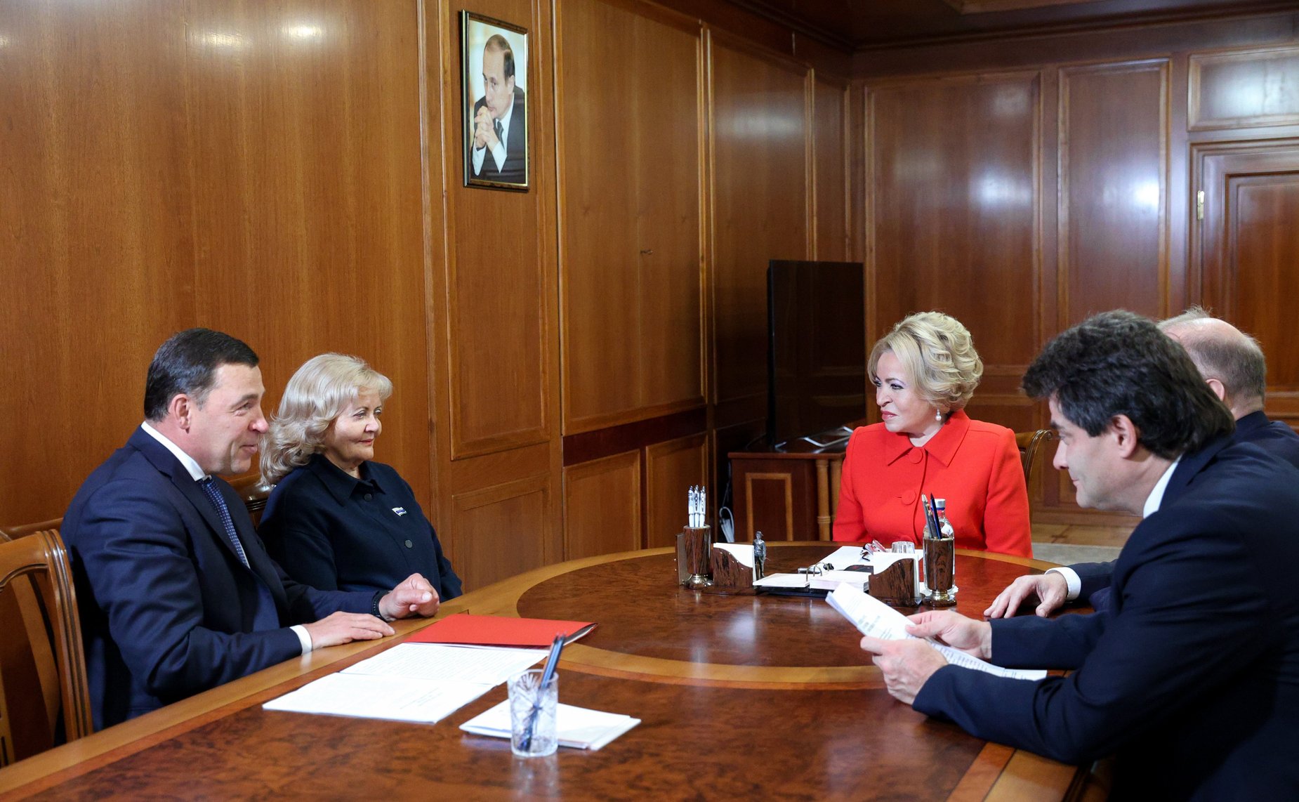 Валентина Матвиенко провела встречу с руководством Свердловской области